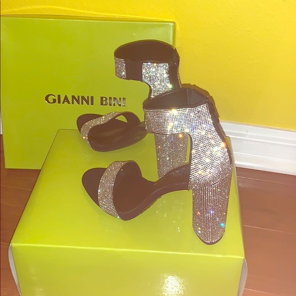 Gianni Bini Shoes - Time to sparkle ❇️
